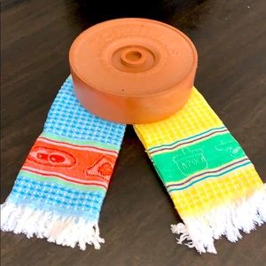 Tortilla warmer and 2 tortilla cloths